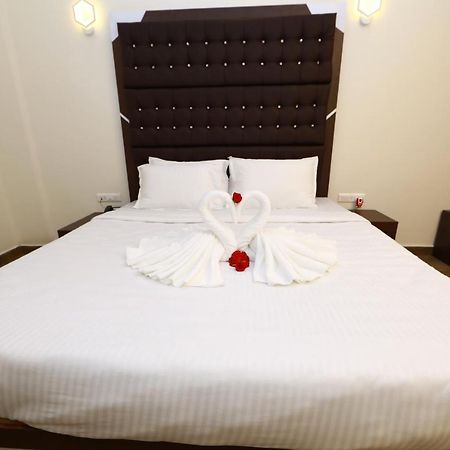 Cs Empire Hotel Lakshmanpur Eksteriør billede