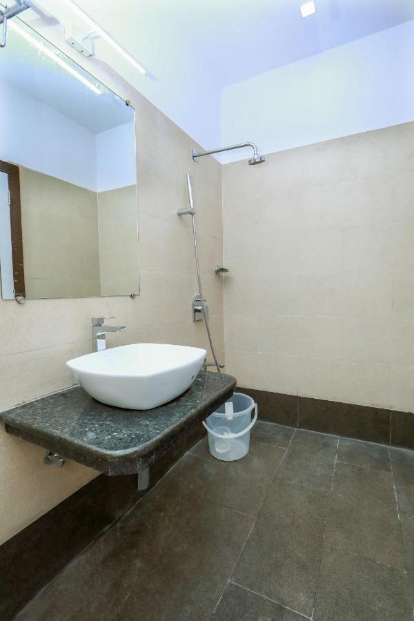 Cs Empire Hotel Lakshmanpur Eksteriør billede