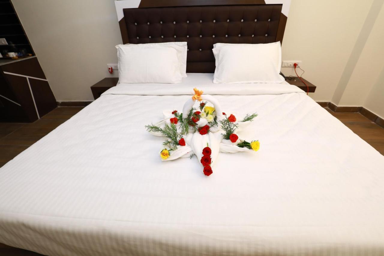 Cs Empire Hotel Lakshmanpur Eksteriør billede