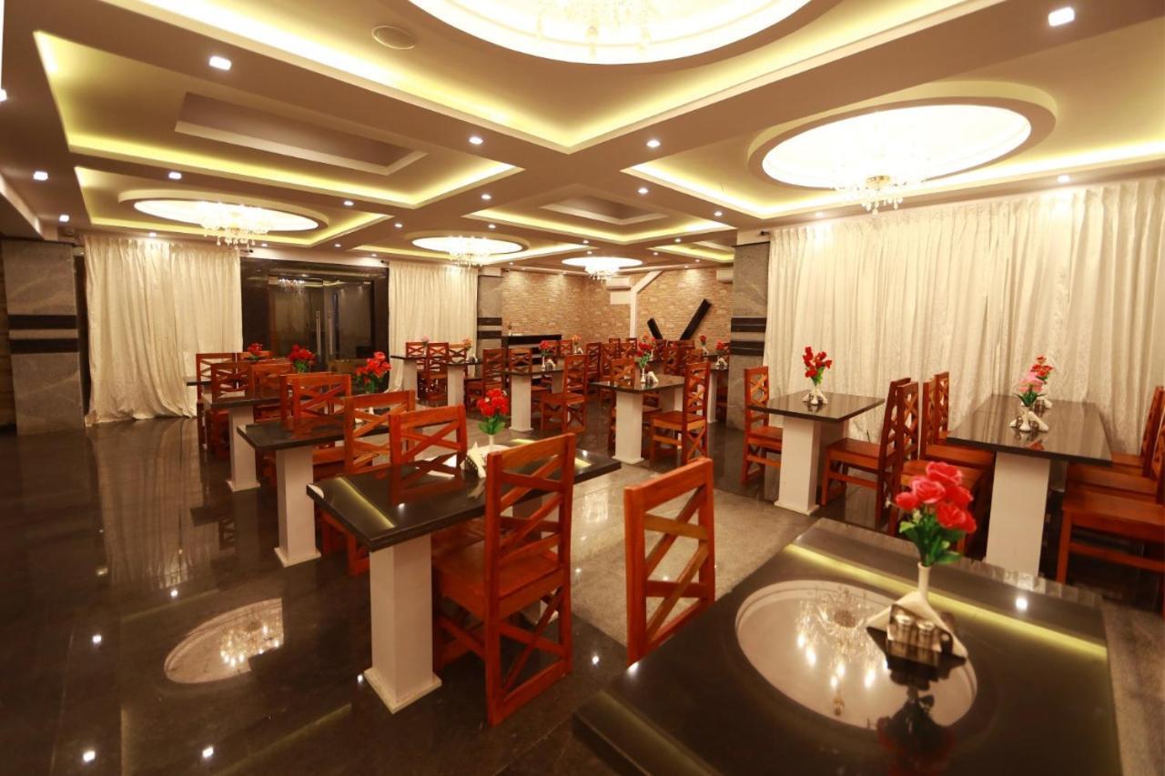 Cs Empire Hotel Lakshmanpur Eksteriør billede