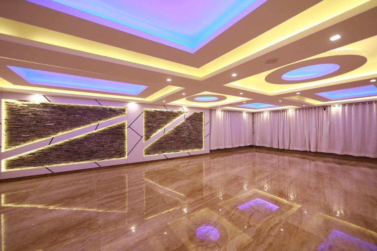 Cs Empire Hotel Lakshmanpur Eksteriør billede