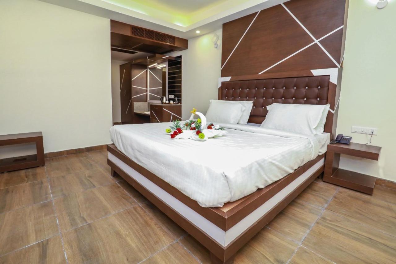 Cs Empire Hotel Lakshmanpur Eksteriør billede